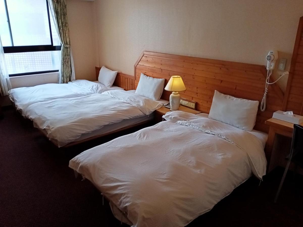 Chungli Business Hotel Zhongli Exterior photo